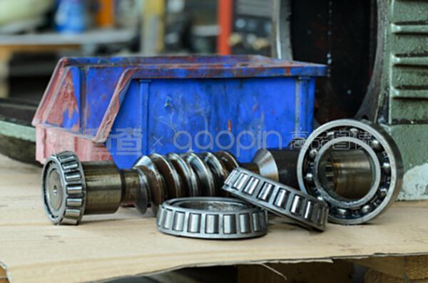 齒輪箱與軸承 精密傳動系統(tǒng)的核心組件